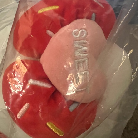 BN factory sealed Squishmallows Sanrio 14 in Hello Kitty Red with Heart Glasses - Picture 7 of 8